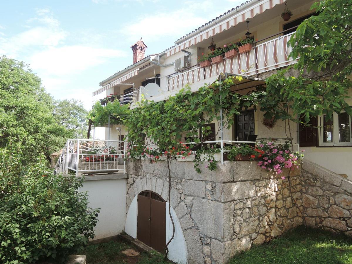 Apartments Sabina I Grapes Malinska Esterno foto