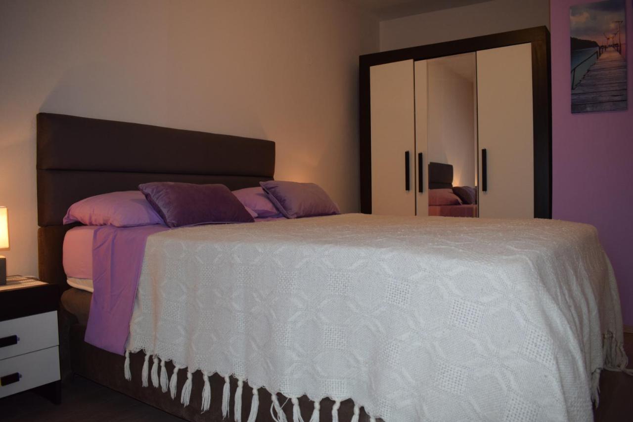 Apartments Sabina I Grapes Malinska Esterno foto