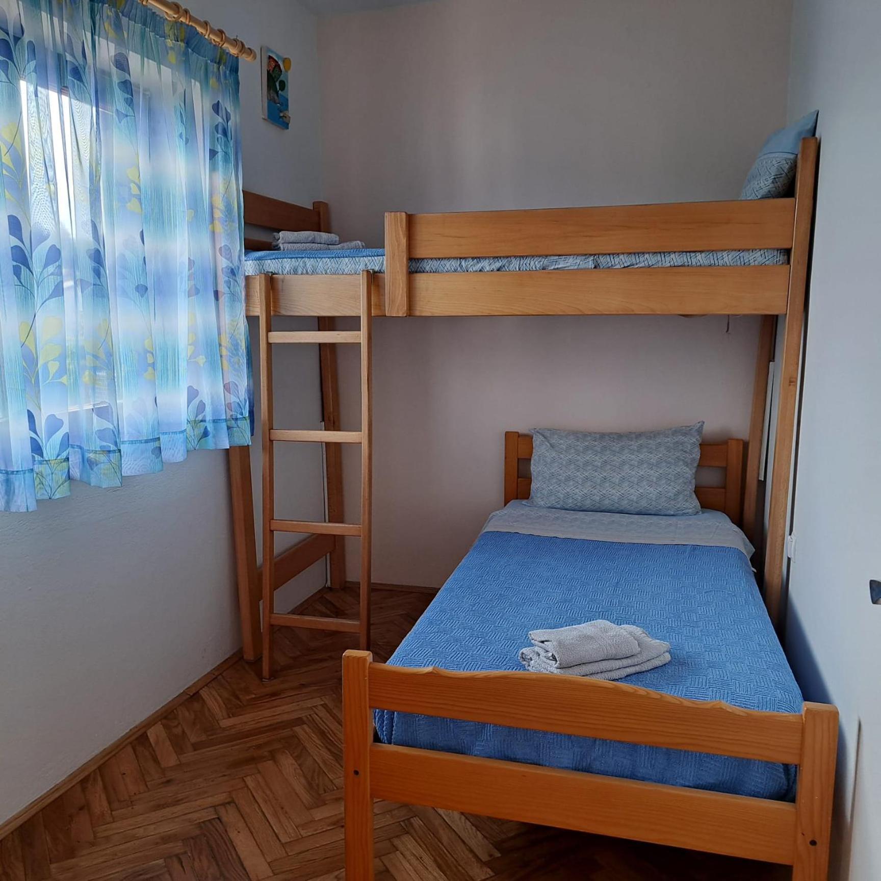 Apartments Sabina I Grapes Malinska Esterno foto