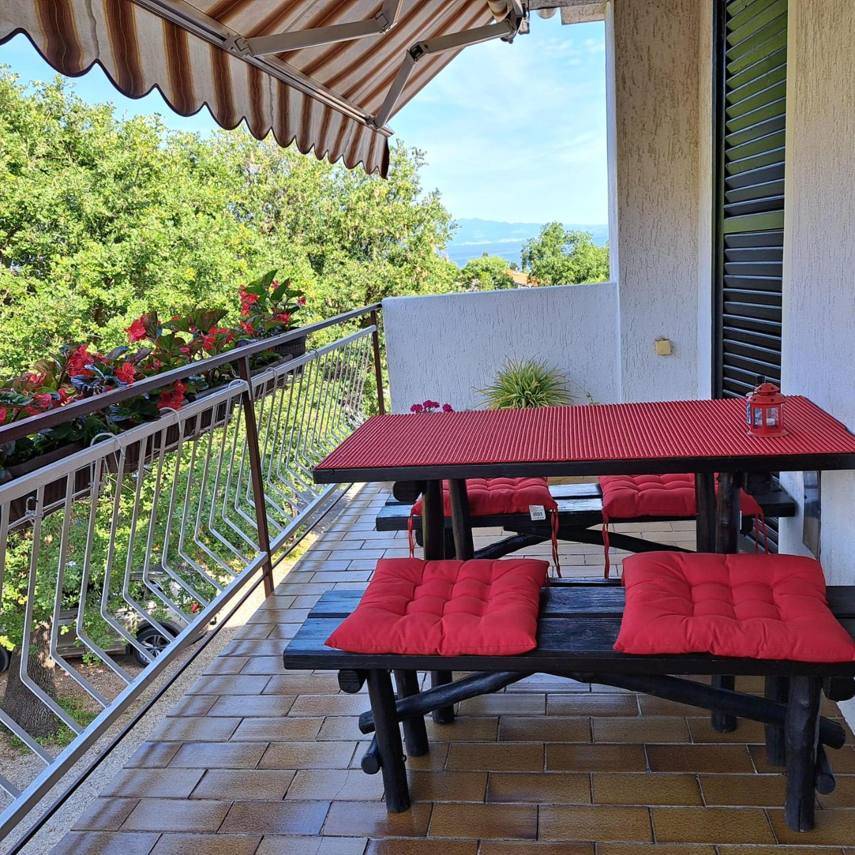 Apartments Sabina I Grapes Malinska Esterno foto